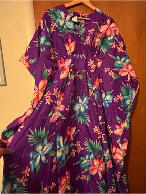Vintage made in Hawaii kaftan